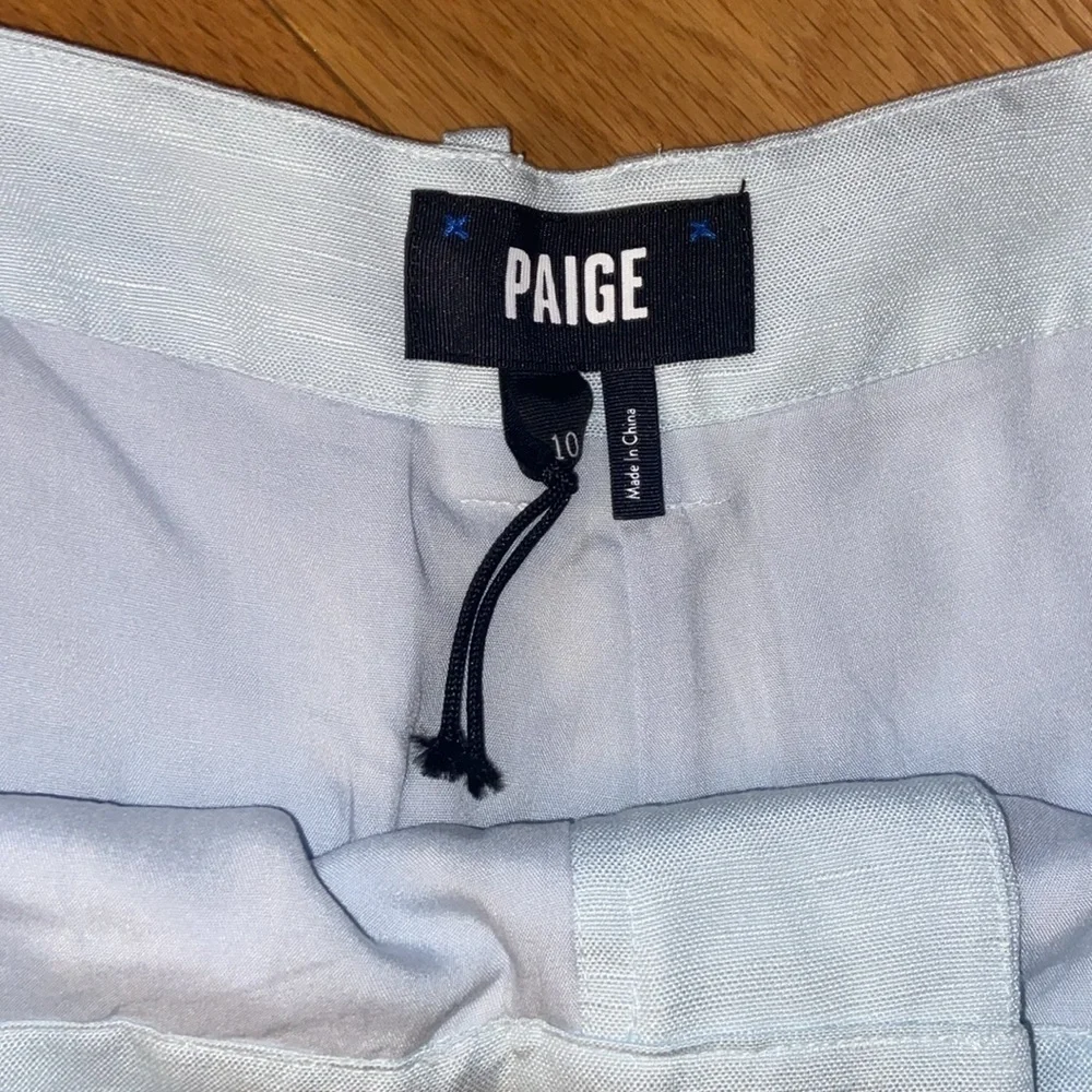 NWOT PAIGE Andie Short in Ice Flow size 10